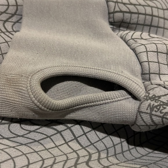 TNF Full Zip Hooded Sweatshirt w/pockets, Thumb slot, and double-lined hood - Picture 4 of 7